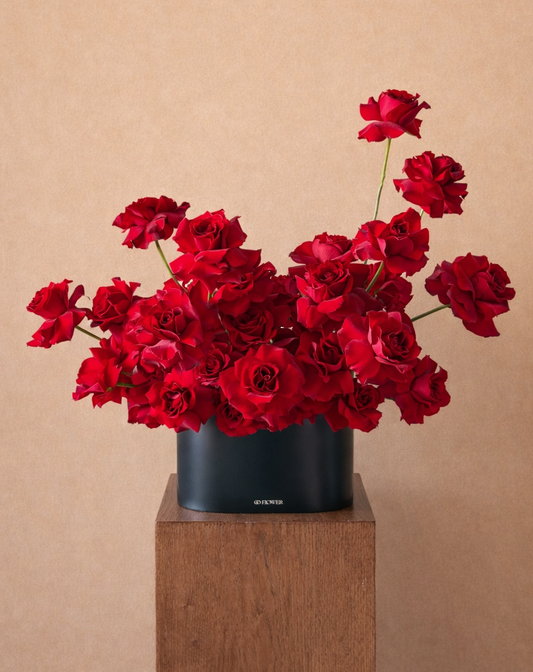 Red Rose Arrangement (Black Vase)