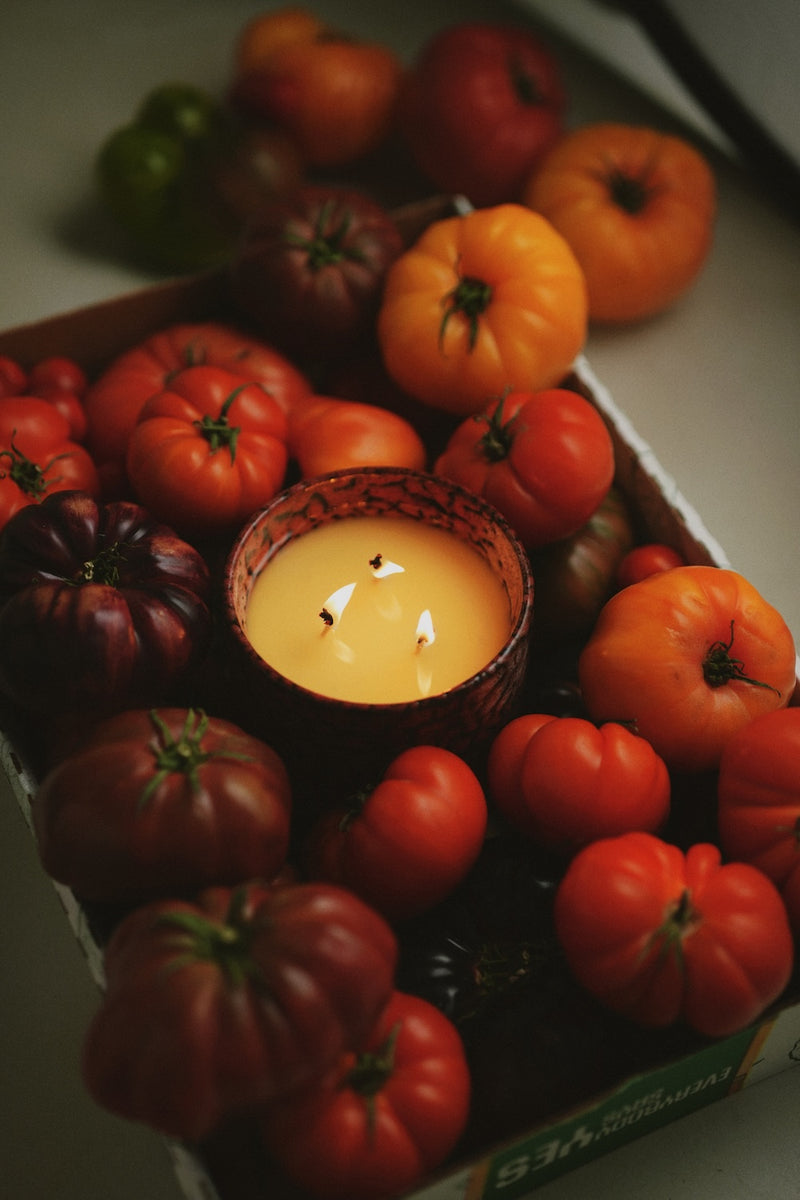 Heirloom tomato candle
