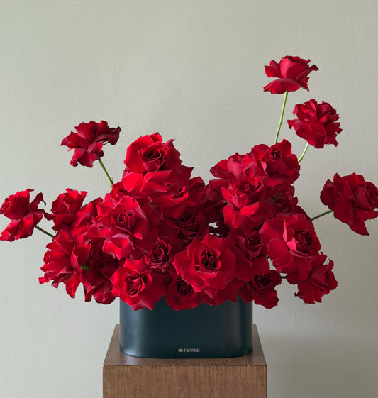 Red Rose Arrangement (Black Vase)