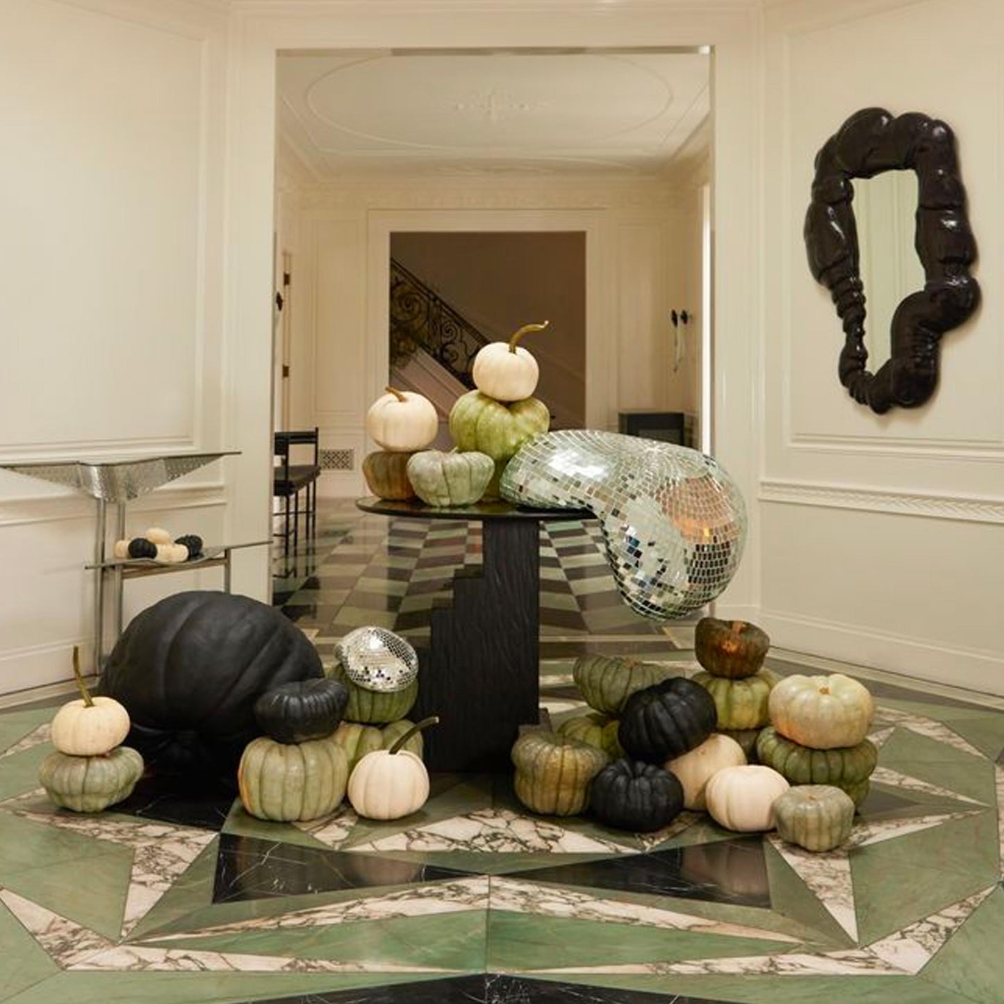 Black Pumpkin Kelly (Medium)