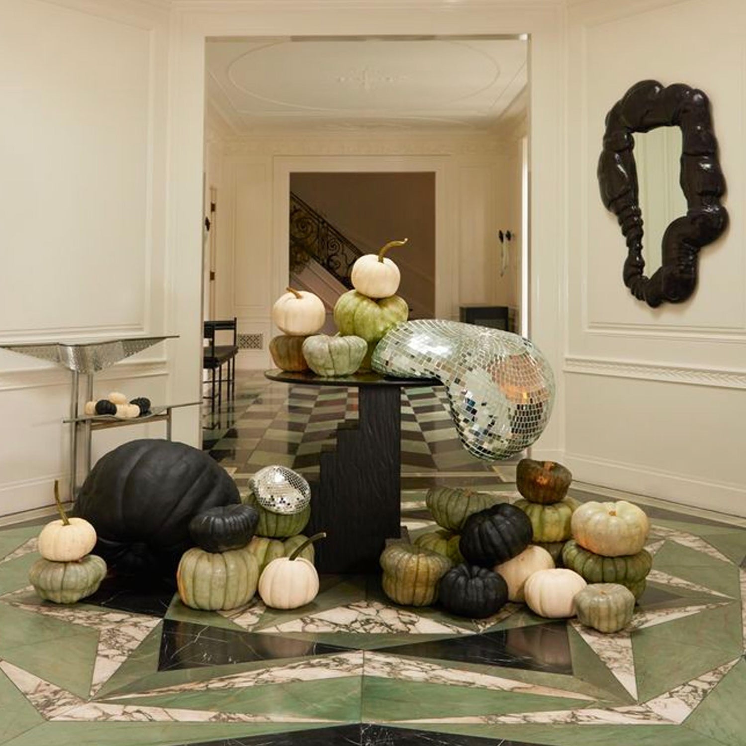Black Pumpkin Kelly (Medium)